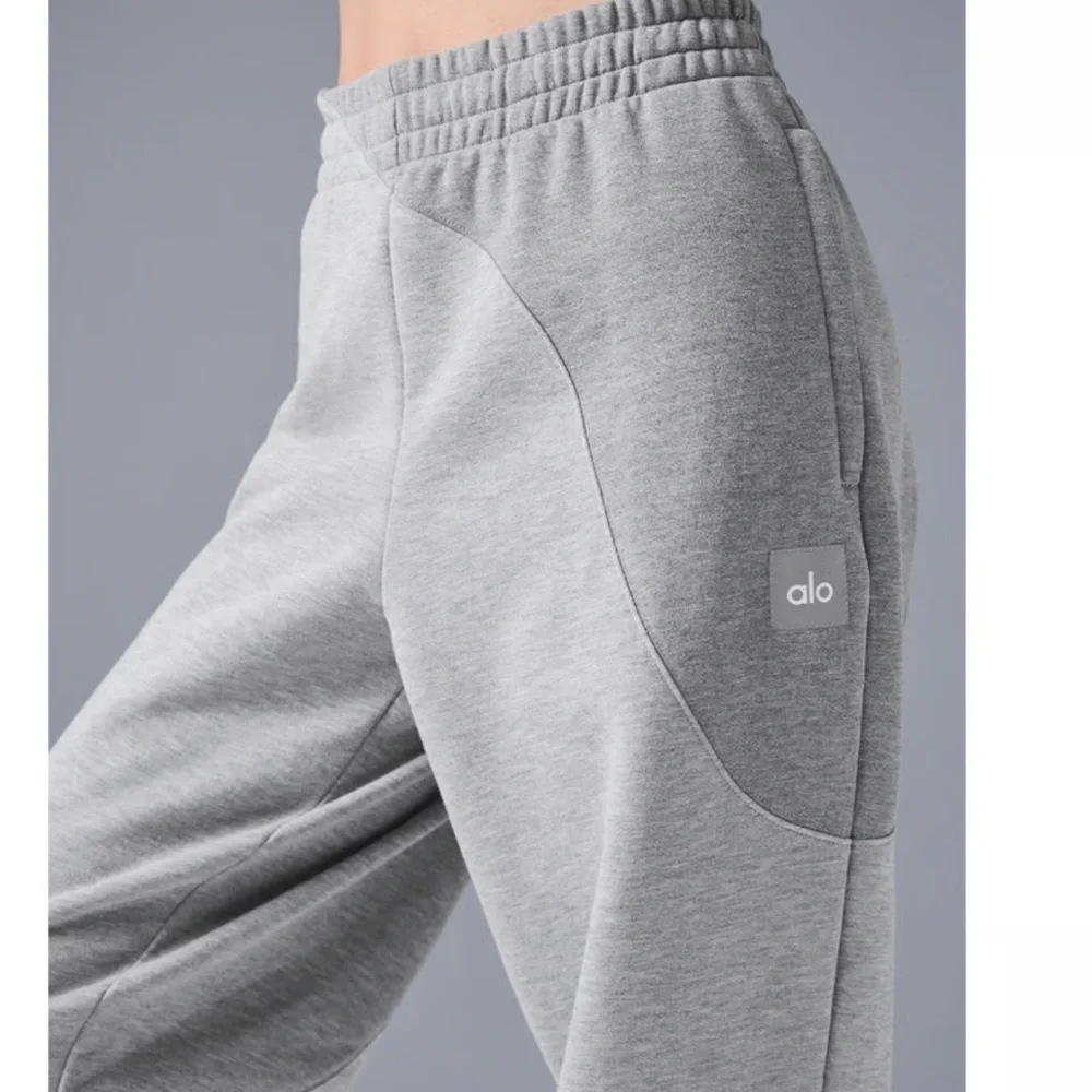 ALO Unisex Light Gray Sweatpants - Picture 4 of 12